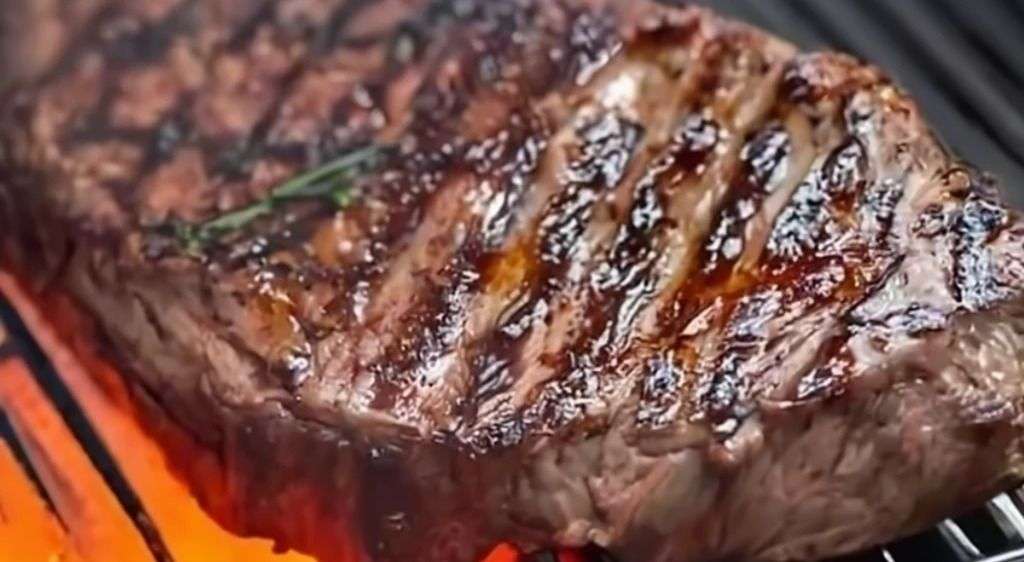 Why Put Oil On Steak Before Grilling